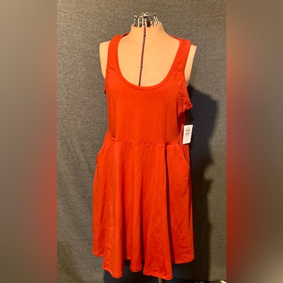 Torrid NWT skater-style tank dress in candy apple red stretch jersey w/POCKETS! - Picture 3 of 6